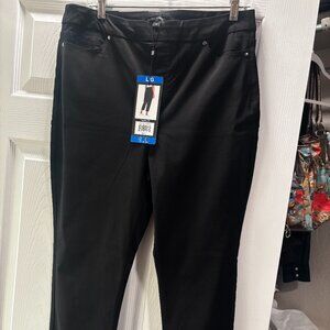 NWT Mario Serrani black capri